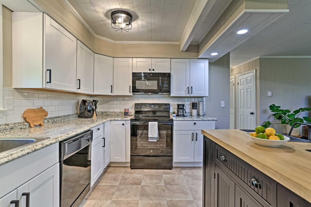 Modern East Stroudsburg Home With Deck And Gas Grill! Eksteriør bilde