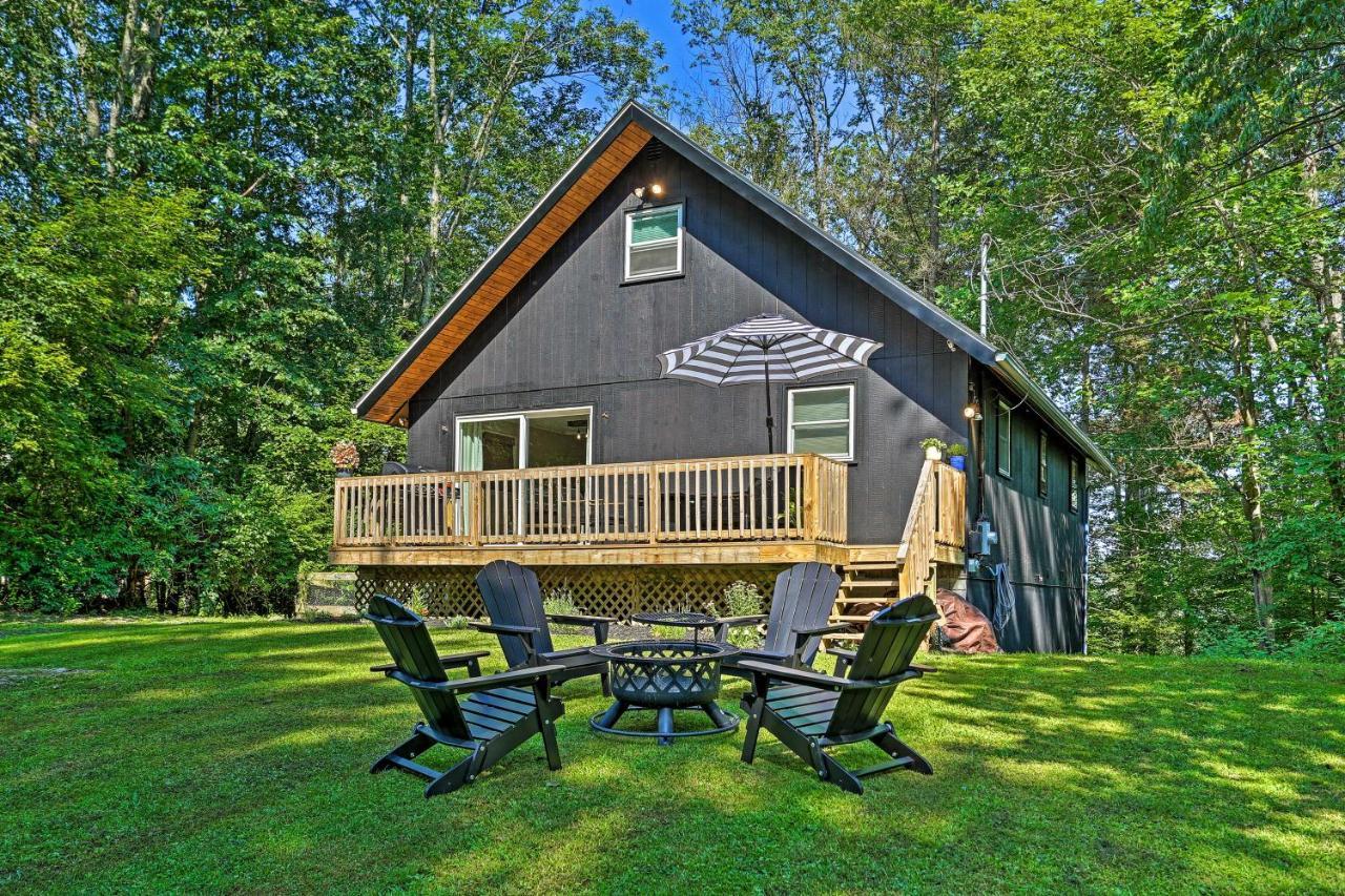 Modern East Stroudsburg Home With Deck And Gas Grill! Eksteriør bilde