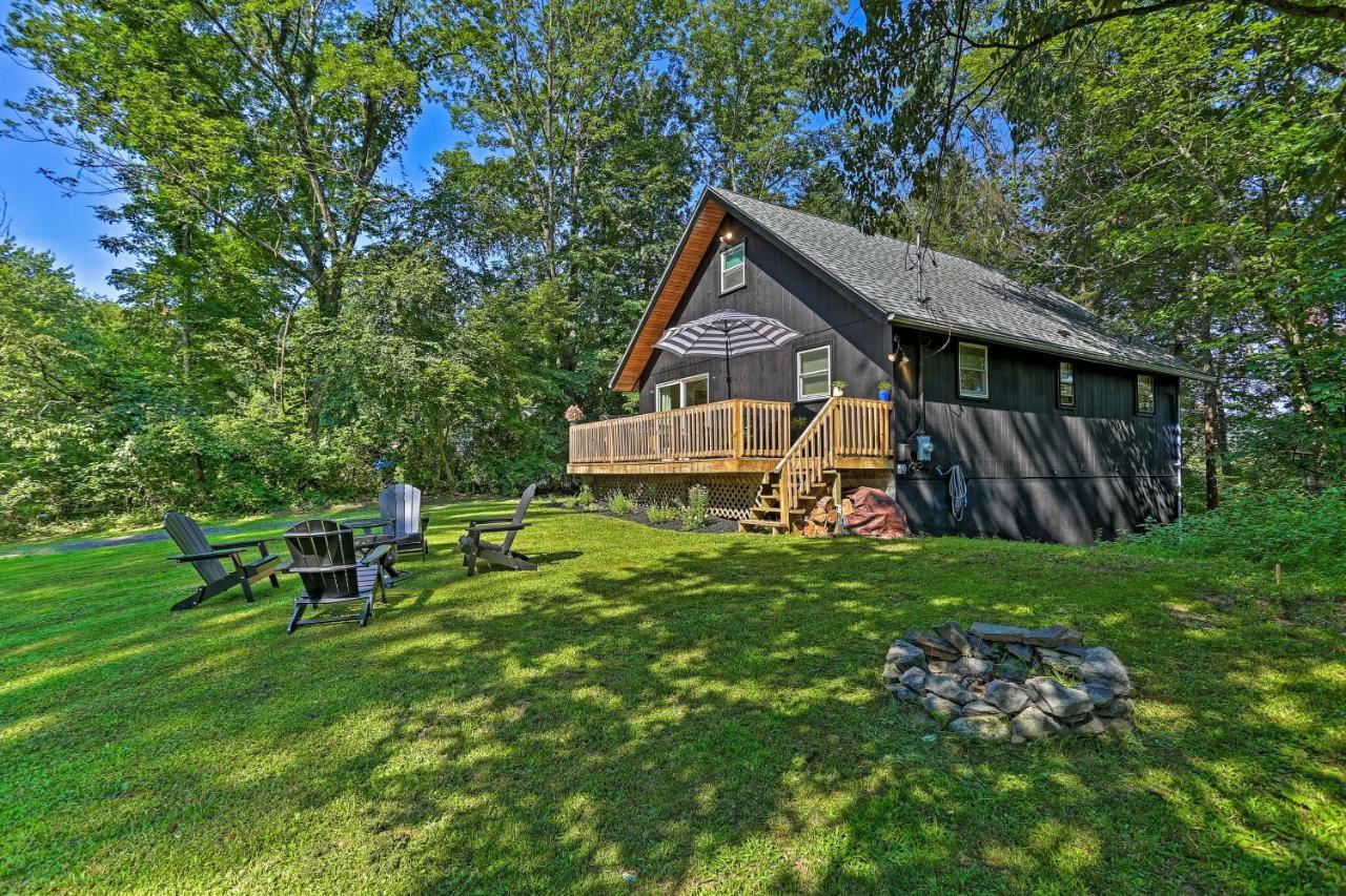 Modern East Stroudsburg Home With Deck And Gas Grill! Eksteriør bilde